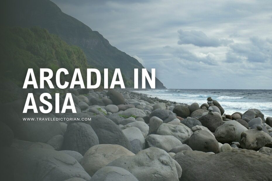 A seaside filled with boulders